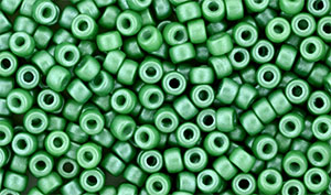 Matubo Seed Bead 8/0 (loose) : Pearl Shine - Lt Green