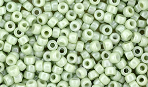 Matubo Seed Bead 8/0 (loose) : Luster - Chalk Lt Green