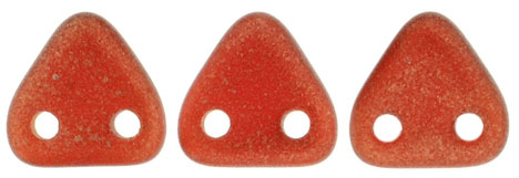 CzechMates Triangle 6mm (loose) : Sueded Gold Ruby