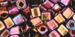 TOHO - Cube 4mm : Higher-Metallic Amethyst