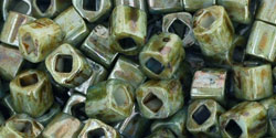 TOHO - Cube 4mm : HYBRID Opaque Luster - Transparent Green