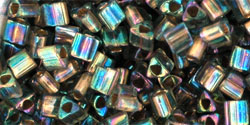 TOHO - Triangle 8/0 : Gold-Lined Rainbow Black Diamond