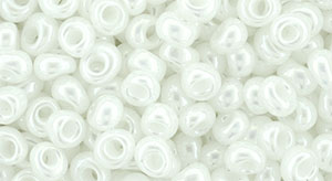 TOHO Magatama 3mm : Opaque-Lustered White