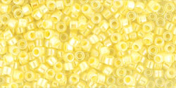 TOHO - Treasure #1 (11/0) : Inside-Color Crystal/Opaque Yellow-Lined